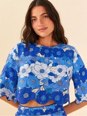 FARM RIO LINEN BLUE FLORAL TOP MEDIUM NWOT Orig. 140.-